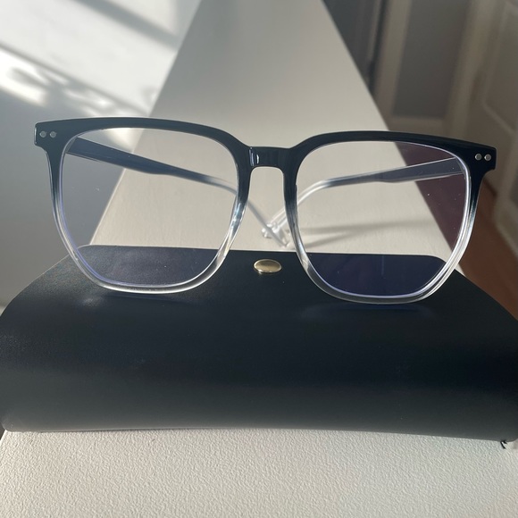 New “blue light”(rounded square)glasses with case for women.Color-black/white🤍 - Picture 7 of 13